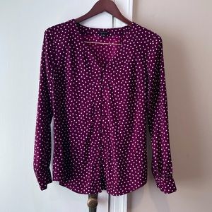 Long sleeved v-neck maroon blouse